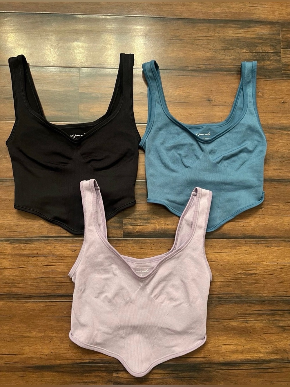 URBAN OUTFITTERS TANK BUNDLE